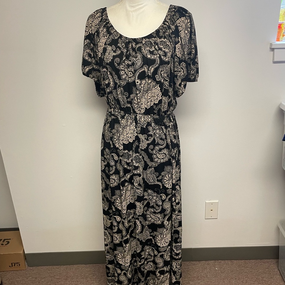 Black and Cream Paisley Maxi Dress size 14 NEW with tags